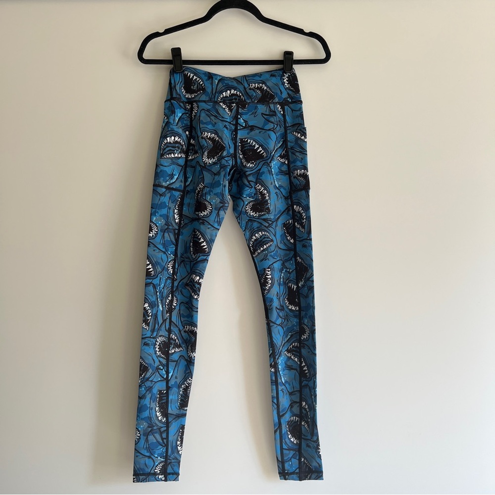 Spacefish Army Eco-Friendly Shark Camo Print Contour Leggings Size XS NWT - Picture 5 of 10